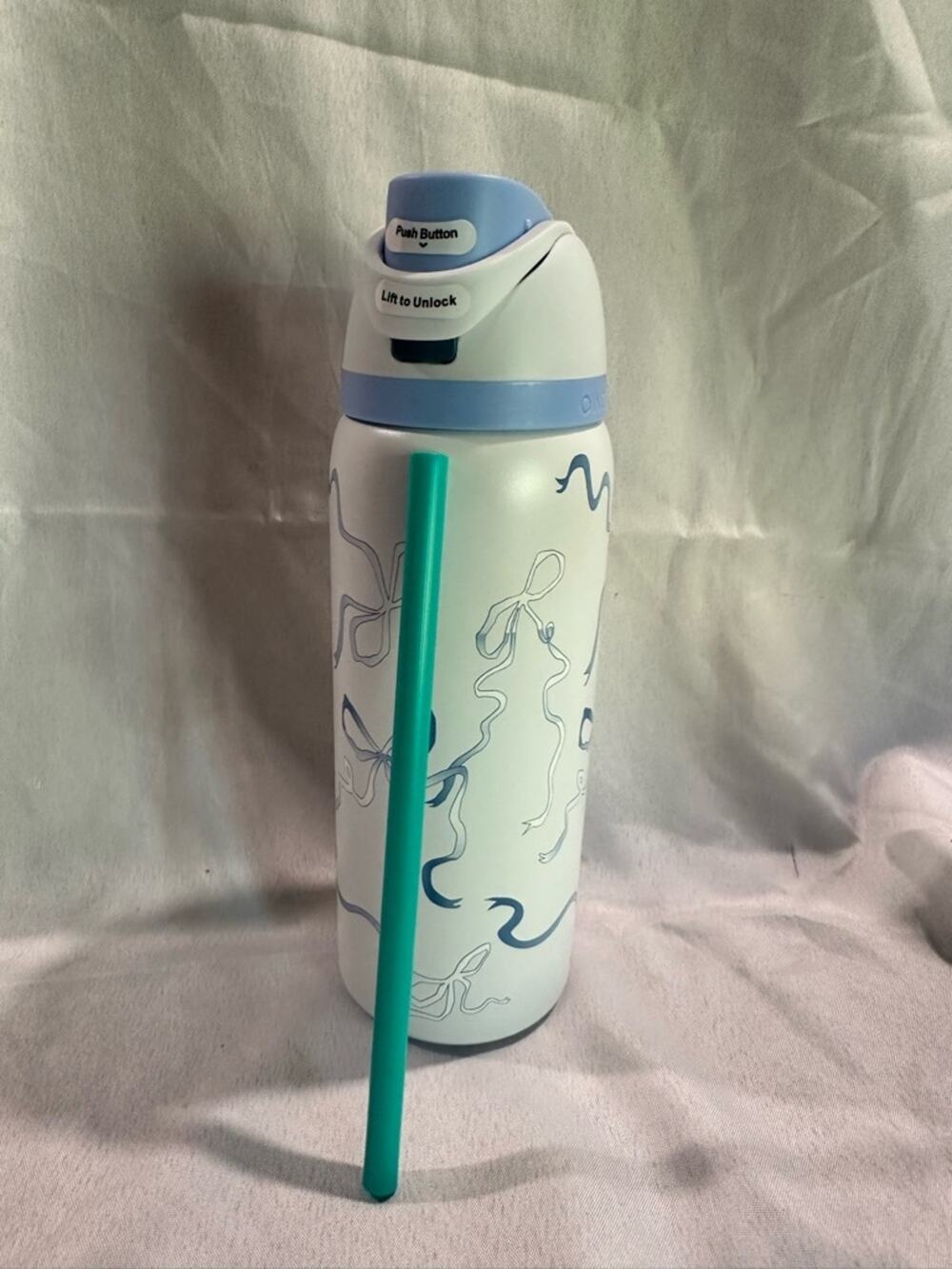 Owala FreeSip Stainless Steel Water Bottle, 32oz, Blue Bows
